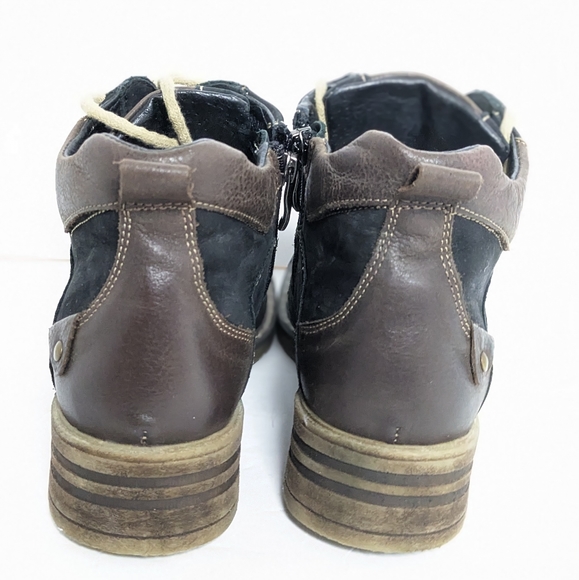 Vintage leather ankle boots - Picture 6 of 16